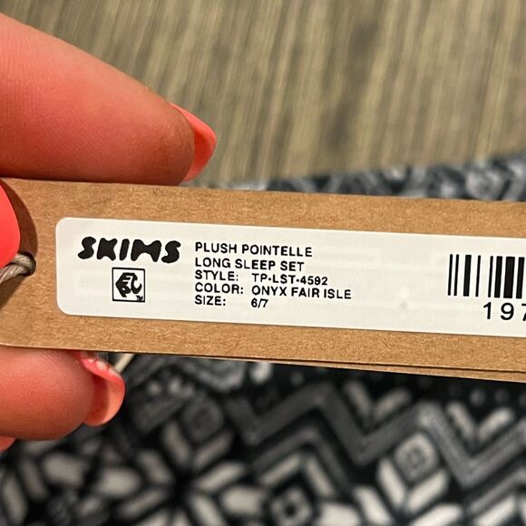 NWT Skims Logo Plush Pointelle Leggings High Rise Stretch Onyx FairIsle Size 6/7 - Picture 2 of 5